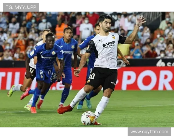 瓦伦西亚球迷抗议持续加剧,对球队稳定性与赛季走势形成制约 瓦伦西亚球迷抗议持续加剧,对球队稳定性与赛季走势形成制约