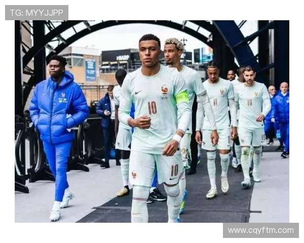 姆巴佩防守参与度低:技术选择还是战术角色限制? 姆巴佩防守参与度低:技术选择还是战术角色限制?